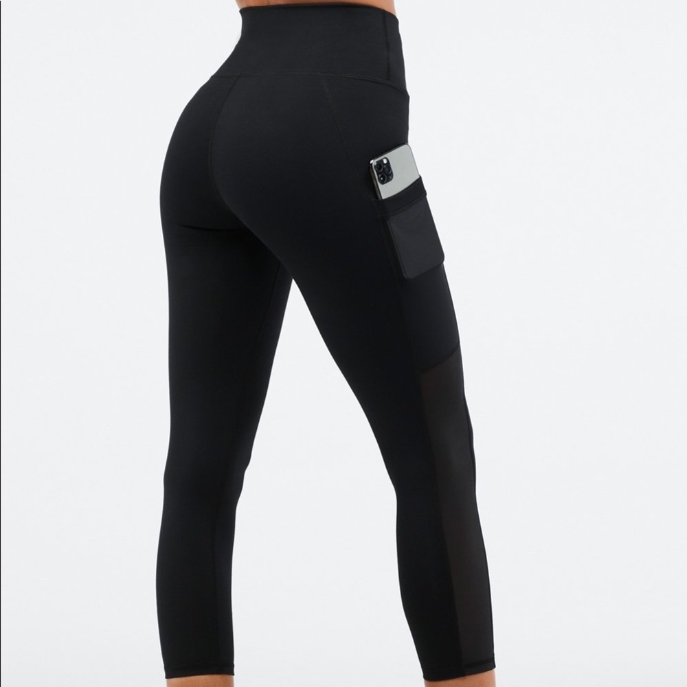 NWT Fabletics On-the-go high-waisted Capri